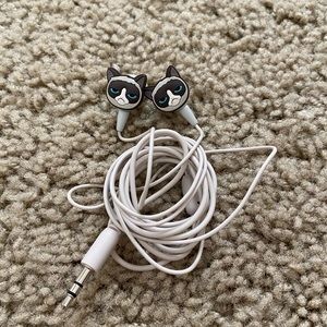 Grumpy Cat ear buds